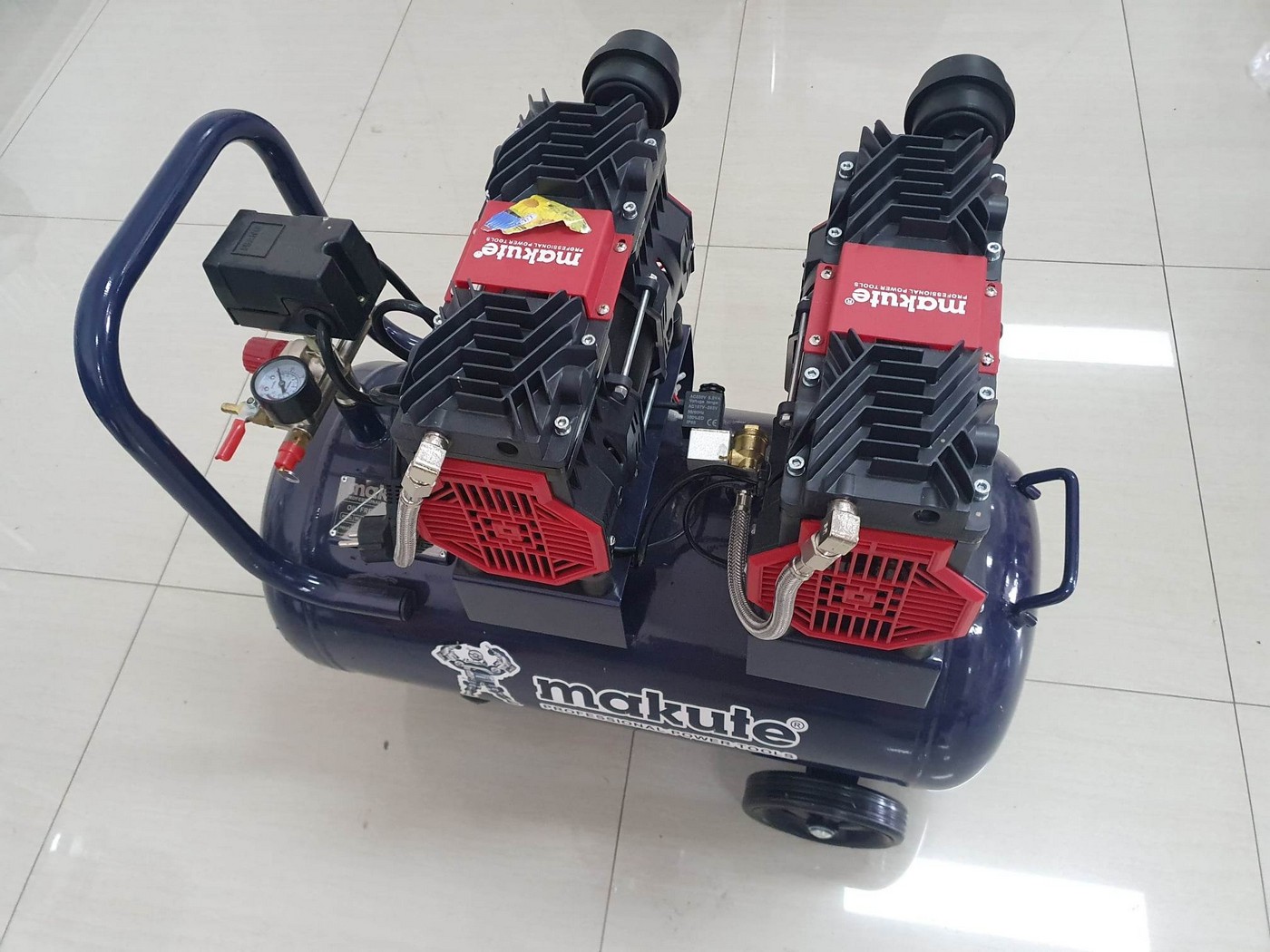 Bešumni kompresor Makute 50l sa 2 motora | Alati KIP