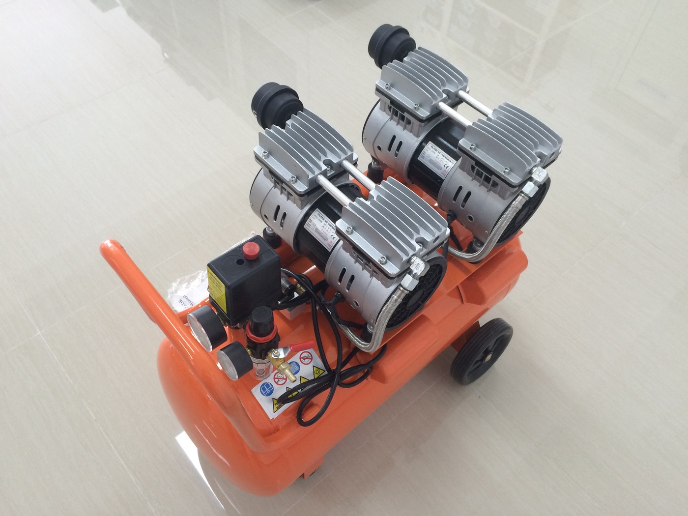 Bešumni kompresor 50l sa dva motora | Alati KIP